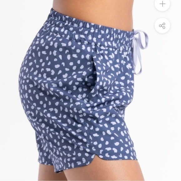 Liv Outdoor Minerva Printed Woven Shorts - Picture 5 of 6